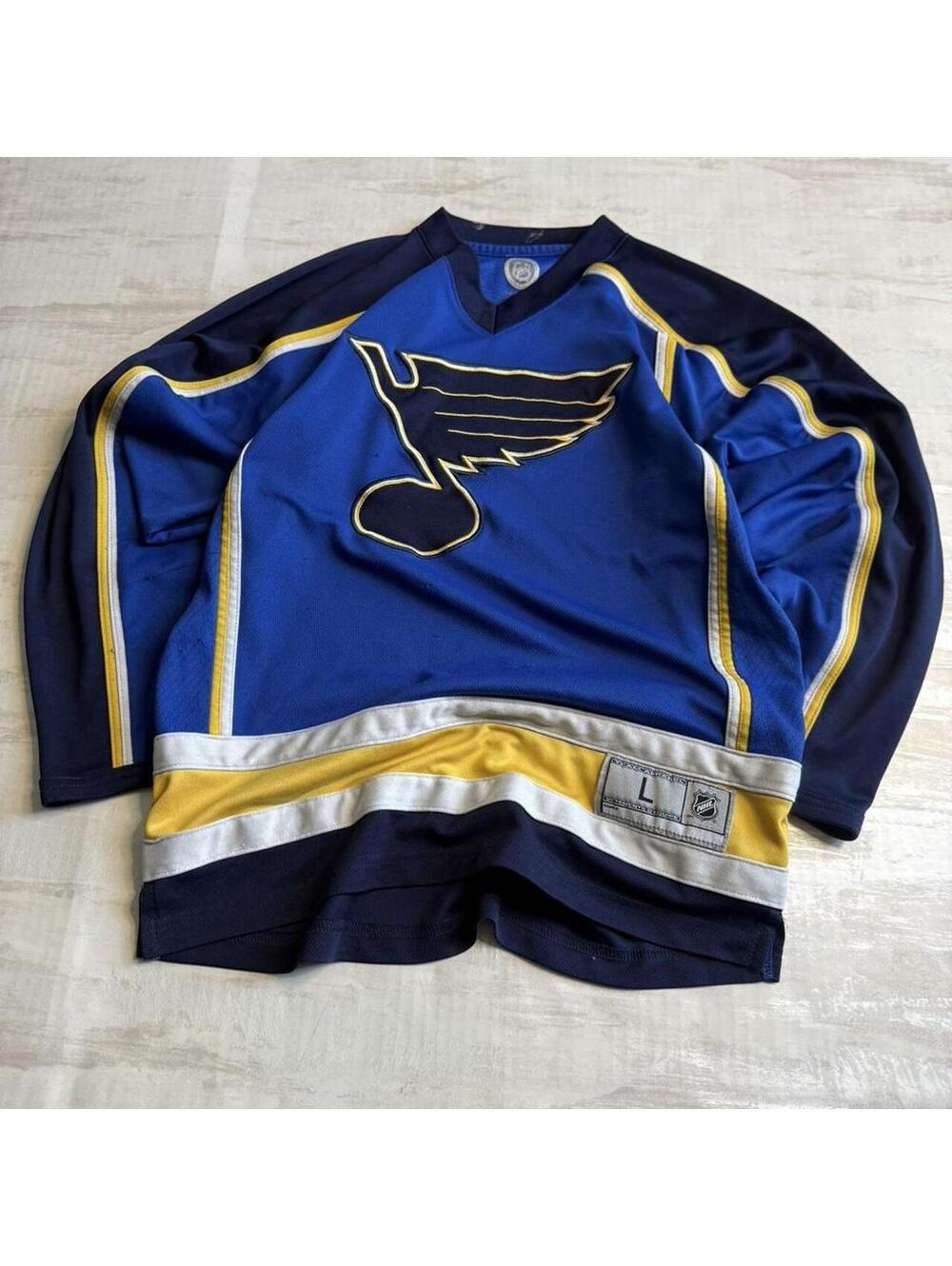 St. Louis Blues blue hockey jersey Size L in kids